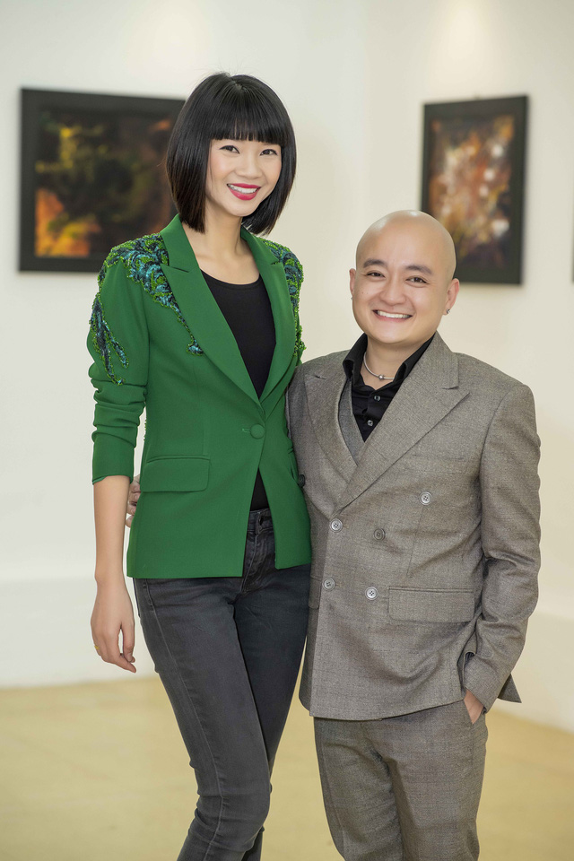 Phương Oanh, Lã Thanh Huyền cùng nhiều nghệ sĩ trẻ quy tụ tại triển lãm Tâm hồn của NTK Cao Minh Tiến - Ảnh 7.