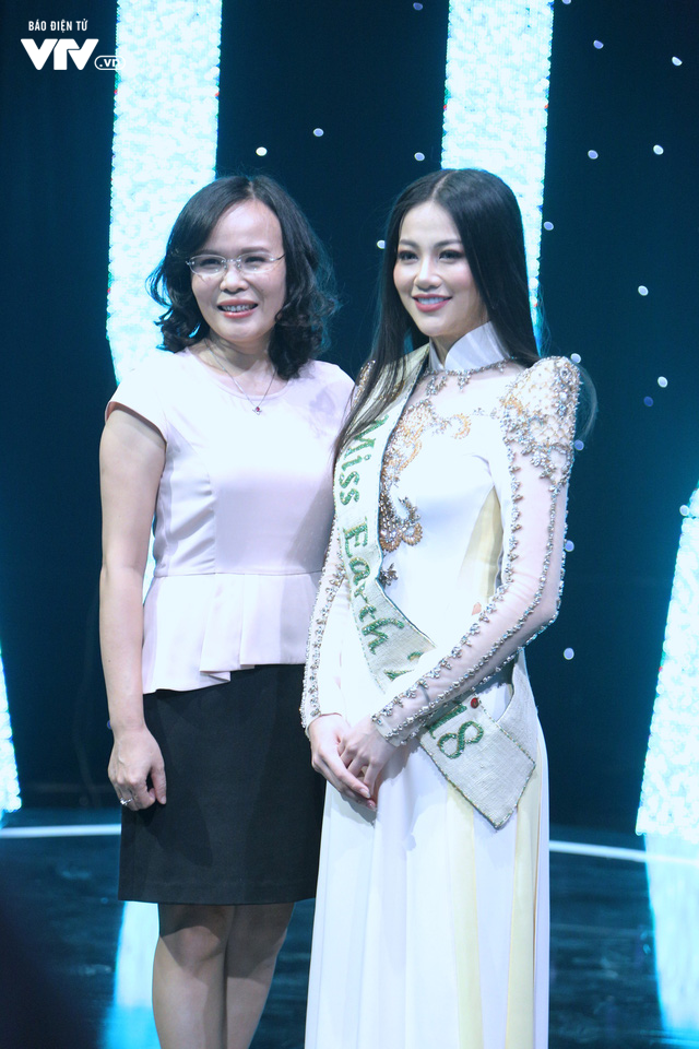 Quang Hải U23 Việt Nam, Hoa hậu Phương Khánh bị bủa vây trên trường quay Dấu ấn 2018 - Ảnh 4.