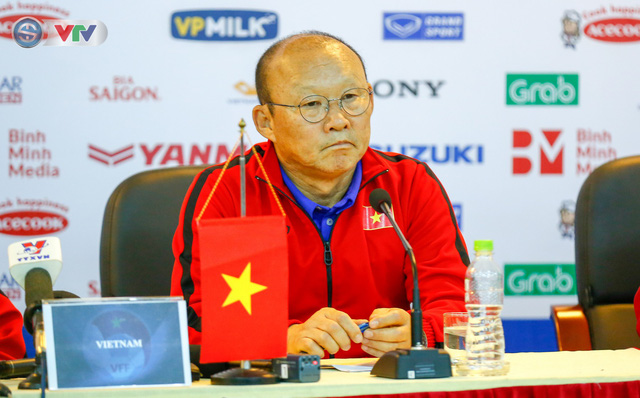 HLV Park Hang Seo cân nhắc gọi lại trung vệ Đình Trọng cho Asian Cup 2019 - Ảnh 1.