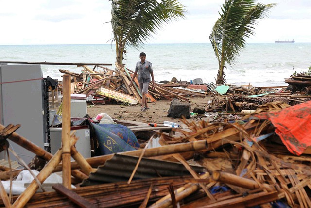 Indonesia: Số người thiệt mạng do sóng thần tăng lên 373 người - Ảnh 8.
