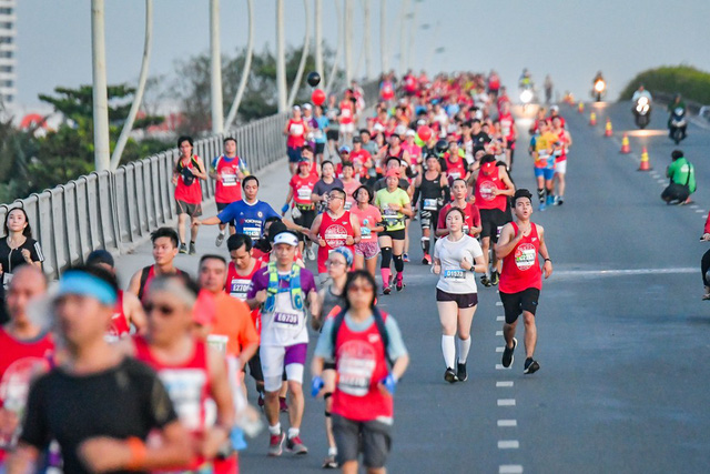 8.500 vận động viên tranh giải Marathon Quốc tế TP.HCM lần thứ 2 - Ảnh 2.