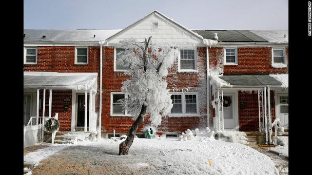 Những hình ảnh “kinh dị” về mùa đông giá rét và khắc nghiệt ở Mỹ - Ảnh 4.