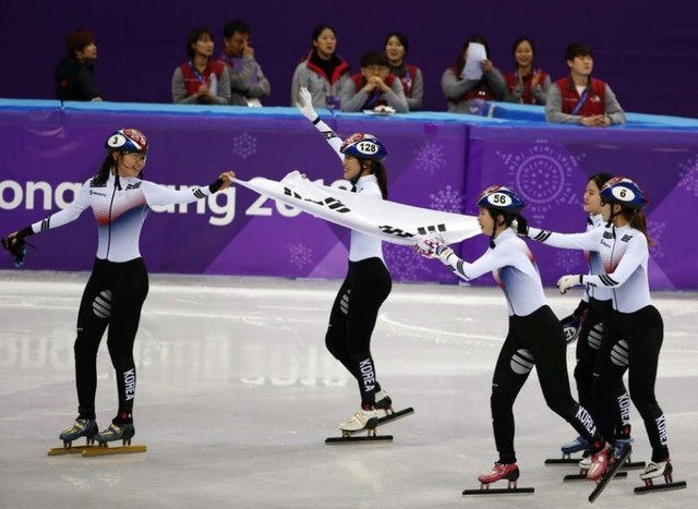 Những hình ảnh ấn tượng trong ngày thi đấu thứ 11 của Olympic PyeongChang 2018 - Ảnh 11.