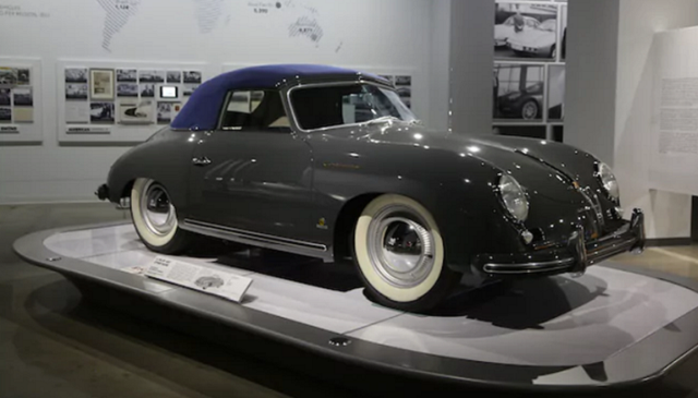 Trình diễn kỉ niệm 70 năm ra mắt xe Porsche ở Los Angeles, Mỹ - Ảnh 4.