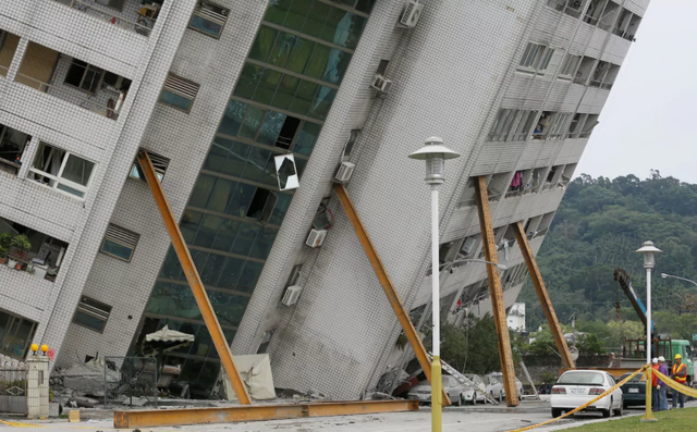 4 người thiệt mạng, 200 người bị thương sau trận động đất rung chuyển Đài Loan - Ảnh 3.