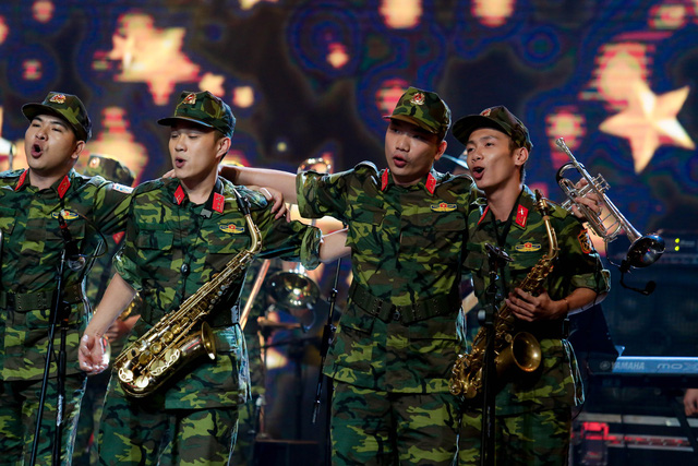 “Cỗ xe tăng” Yellow Star Big Band có trở thành quán quân Ban nhạc Việt? - Ảnh 4.