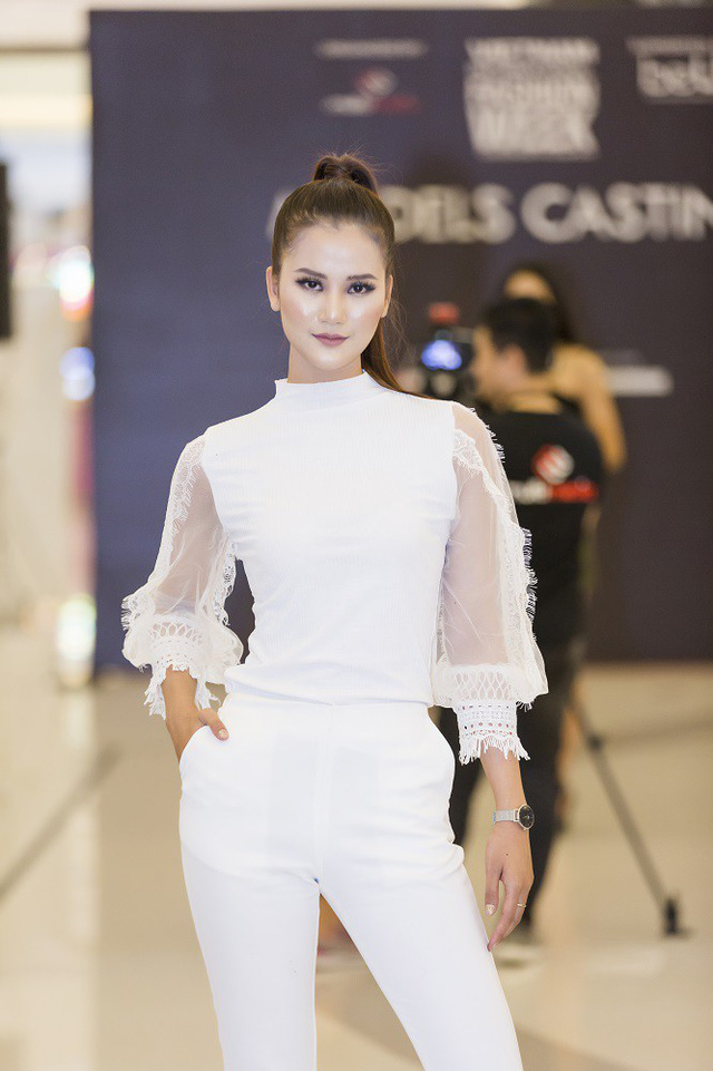 Võ Hoàng Yến, Ngọc Châu, Hương Ly đọ dáng tại buổi chấm casting người mẫu - Ảnh 4.