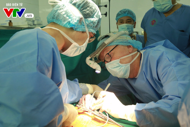 Ca ghép phổi từ người cho chết não đầu tiên tại Việt Nam - Ảnh 2.