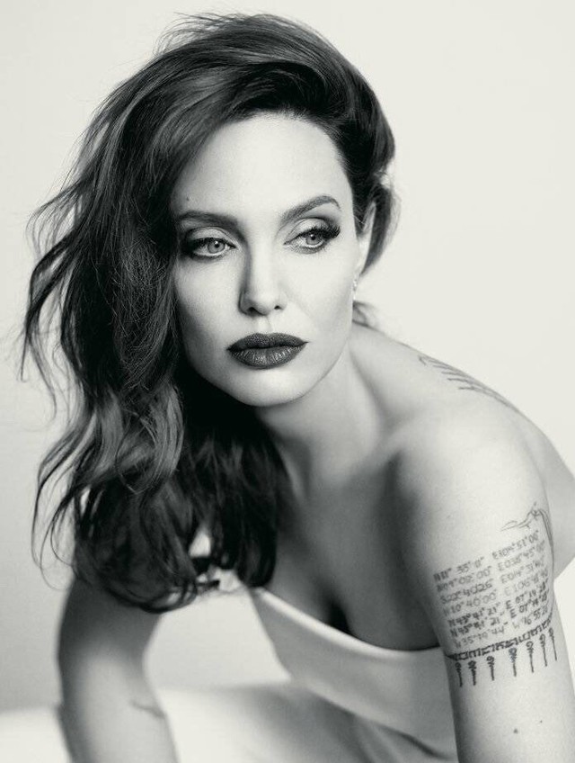 Đã mắt với hình xăm của Angelina Jolie - Ảnh 3.