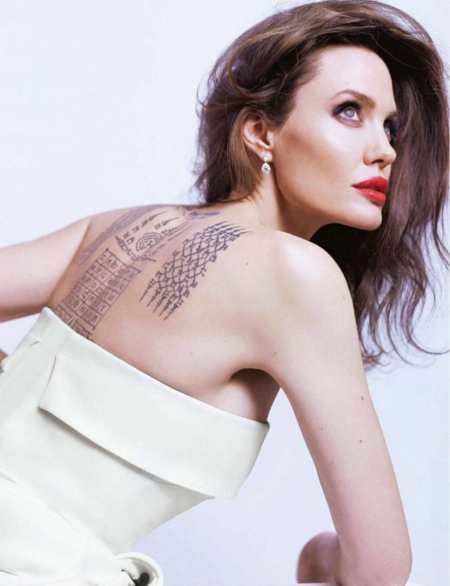 Đã mắt với hình xăm của Angelina Jolie - Ảnh 1.