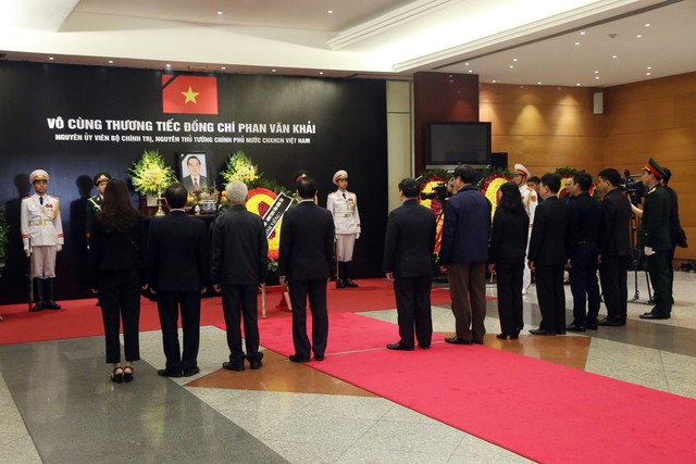 Trang trọng lễ viếng nguyên Thủ tướng Phan Văn Khải tại Hà Nội - Ảnh 11.