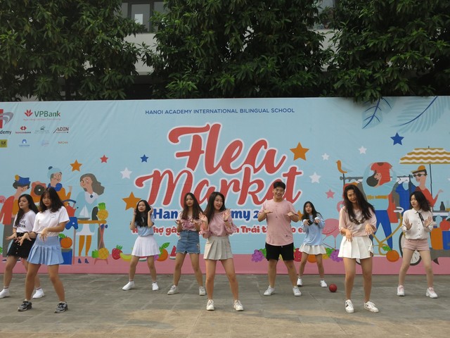 Chợ phiên Hanoi Academy 2018 gây quỹ từ thiện chương trình Trái tim cho em - Ảnh 4.