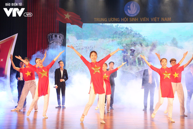 Trao giải cuộc thi sáng tác video clip hát Quốc ca “Tự hào Tổ quốc Việt Nam” - Ảnh 8.