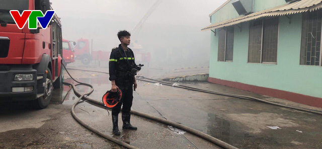 Cháy lớn nhà máy may Hàn Quốc tại KCN Khai Quang (Vĩnh Phúc) - Ảnh 4.