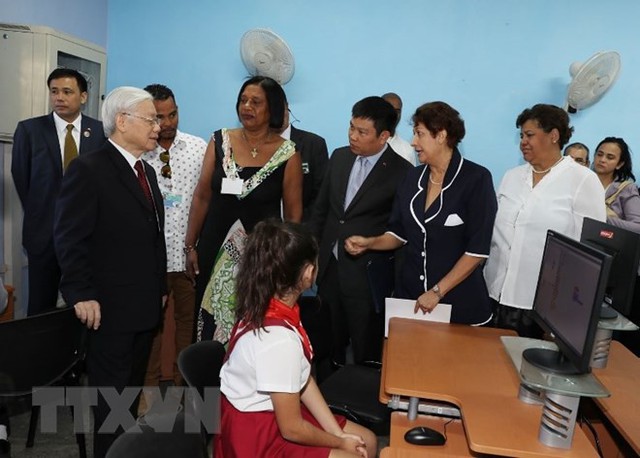 Tổng Bí Thư Nguyễn Phú Trọng thăm trường Tiểu học Võ Thị Thắng tại Cuba - Ảnh 1.