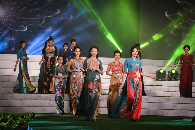 Đỗ Trịnh Hoài Nam được bình chọn là nhà thiết kế áo dài của năm - Ảnh 1.