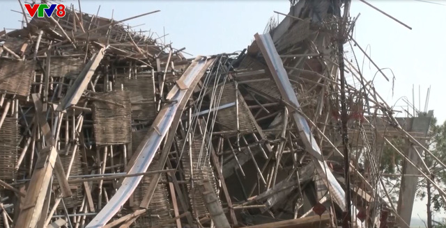 Kon Tum khắc phục hậu quả lốc xoáy khiến 100 nhà dân, phòng học tốc mái - Ảnh 2.