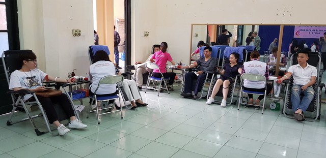 Hiến máu tình nguyện hưởng ứng Lễ hội Xuân hồng năm 2018 - Ảnh 13.