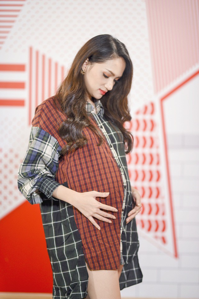 Sau Trấn Thành - Hari, Hoa hậu Hương Giang tham gia chương trình Khi đàn ông mang bầu - Ảnh 2.