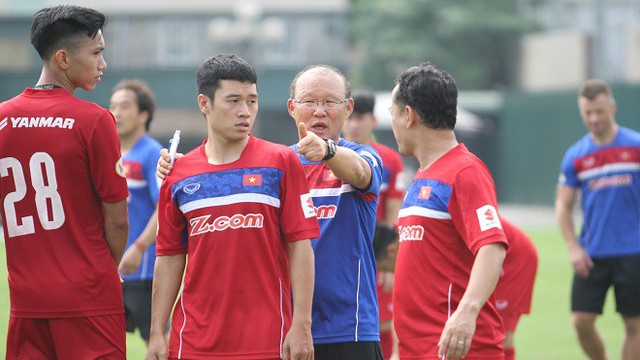 HLV Park Hang Seo tham dự bốc thăm Asian Cup 2019 - Ảnh 3.