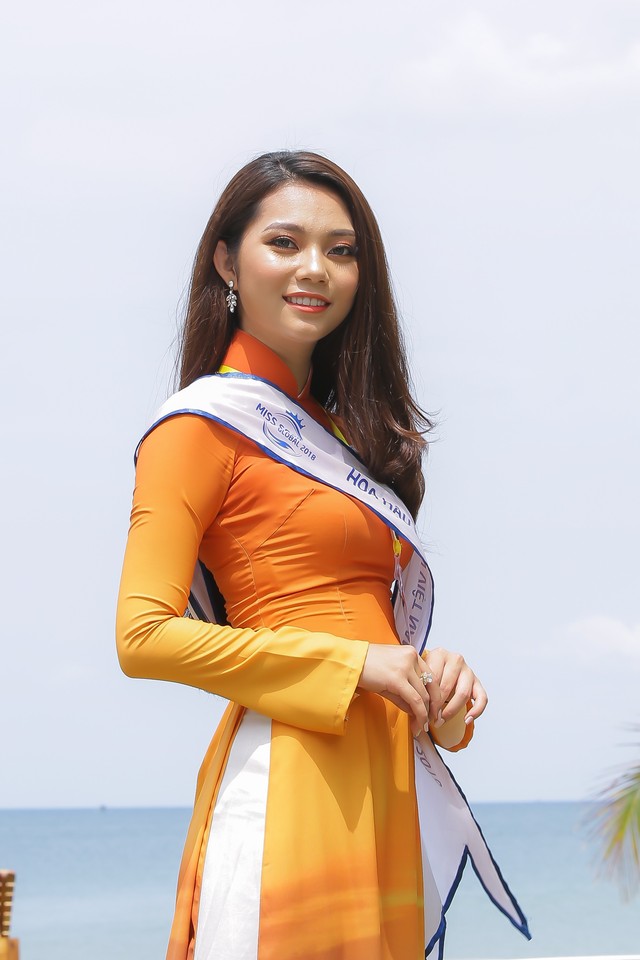 Vẻ đẹp của thí sinh Hoa hậu Biển Việt Nam toàn cầu 2018 bừng sáng ở những nơi họ đặt chân đến - Ảnh 11.