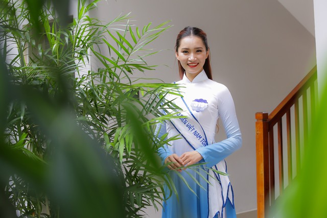 Vẻ đẹp của thí sinh Hoa hậu Biển Việt Nam toàn cầu 2018 bừng sáng ở những nơi họ đặt chân đến - Ảnh 12.