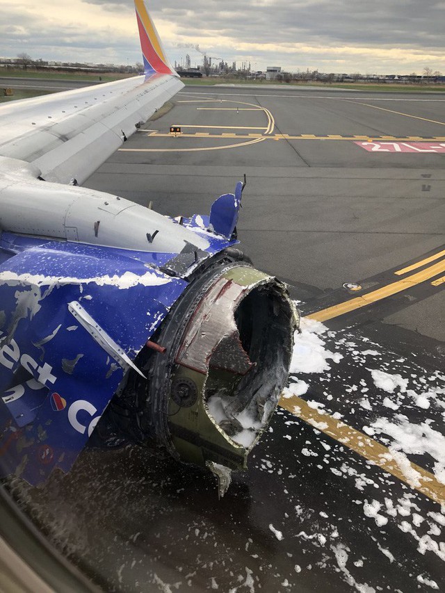 Mỹ: Một hành khách thiệt mạng khi động cơ máy bay nổ giữa trời - Ảnh 2.