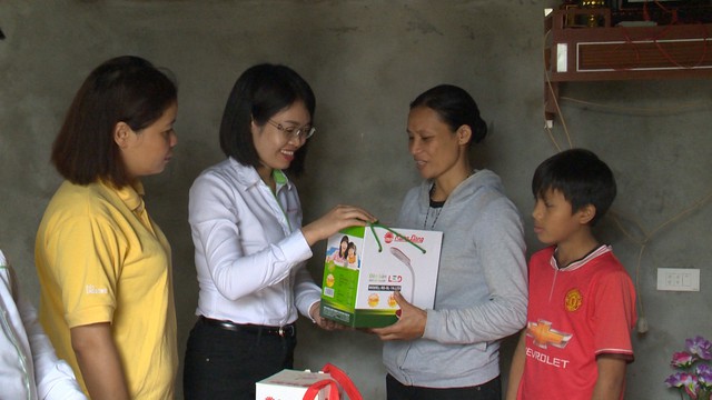 650 hộ nghèo Nghệ An nhận được hỗ trợ - Ảnh 10.