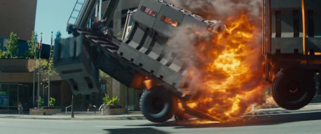Deadpool tiếp tục đá xoáy Avengers và DC trong trailer cuối - Ảnh 5.