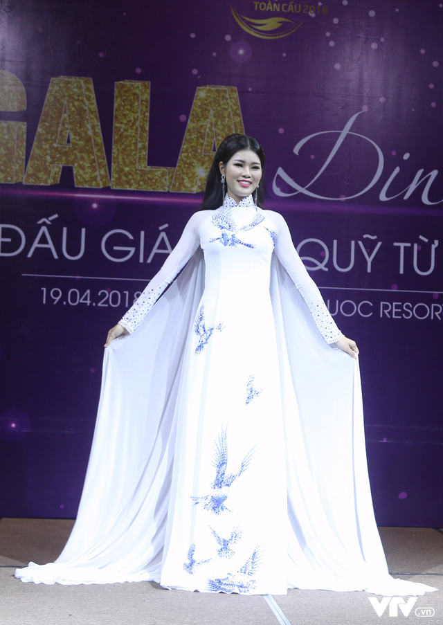 Hơn 250 triệu đồng gây quỹ từ thiện trước đêm Chung kết Hoa hậu Biển Việt Nam toàn cầu 2018 - Ảnh 2.