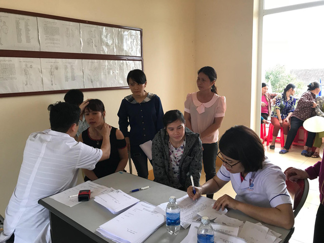 Khám sàng lọc ung thư miễn phí cho người dân Quỳnh Lưu (Nghệ An) - Ảnh 3.