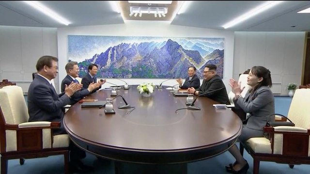 Những bước chân lịch sử từ cuộc gặp thượng đỉnh liên Triều - Ảnh 13.