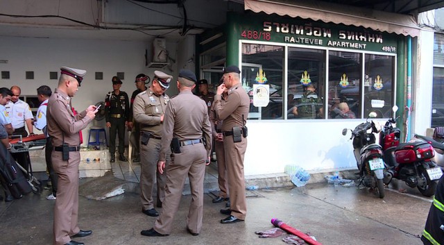 Hiện trường vụ cháy chung cư ở Bangkok khiến 3 người thiệt mạng và 60 người bị thương - Ảnh 11.