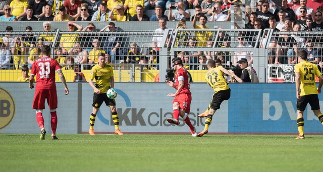 Vực dậy sau thảm bại với Bayern, Dortmund quyết đấu ngôi nhì Bundesliga - Ảnh 1.
