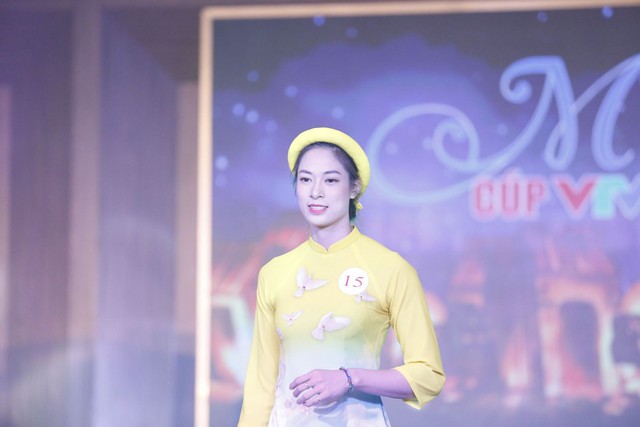 Thiên thần Sabina và Trà Giang đoạt danh hiệu VĐV mặc áo dài đẹp nhất tại Cúp VTV9 Bình Điền 2018 - Ảnh 2.
