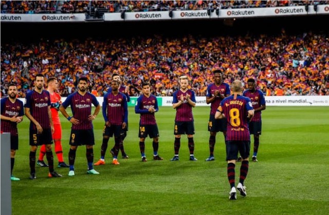 Ảnh: Barcelona chia tay Iniesta trong trận đấu cuối cùng của mùa giải - Ảnh 3.
