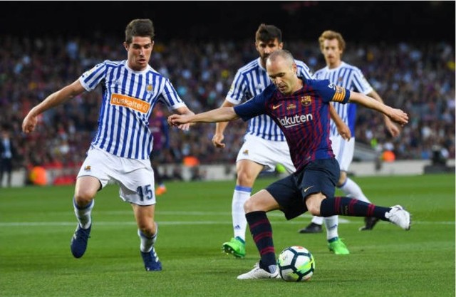 Ảnh: Barcelona chia tay Iniesta trong trận đấu cuối cùng của mùa giải - Ảnh 4.