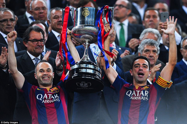 Ảnh: Barcelona chia tay Iniesta trong trận đấu cuối cùng của mùa giải - Ảnh 12.