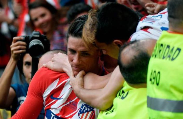 Những hình ảnh không thể nào quên trong ngày Fernando Torres chia tay A. Madrid - Ảnh 5.