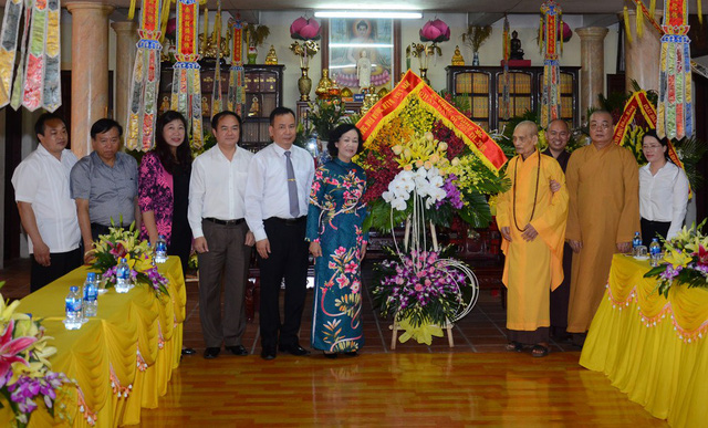Trưởng ban Dân vận TƯ chúc mừng Hội đồng Trị sự Giáo hội Phật giáo Việt Nam nhân Lễ Phật đản - Ảnh 1.
