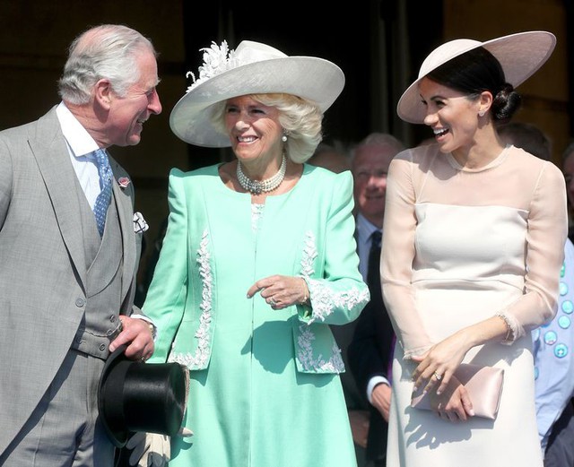 Cặp đôi Meghan Markle - Harry tham gia sự kiện Hoàng gia đầu tiên sau hôn lễ - Ảnh 1.