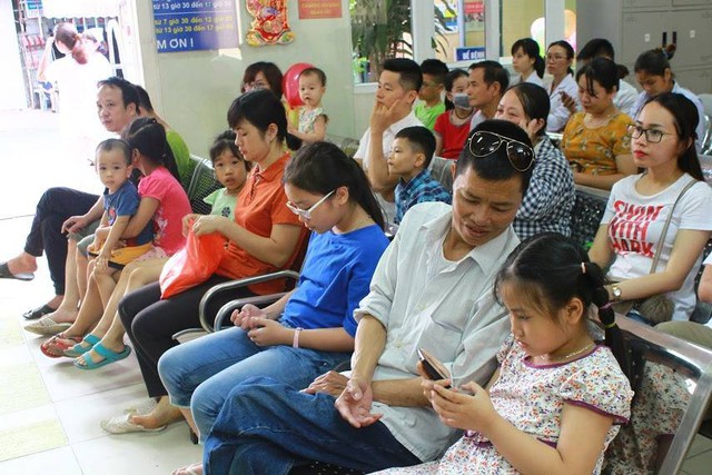 Khám, phát thuốc miễn phí cho 1.500 trẻ em ở Hà Nội - Ảnh 1.