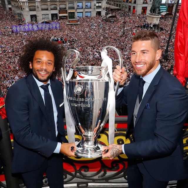 Real Madrid diễu hành ăn mừng chức vô địch Champions League thứ 13 - Ảnh 7.