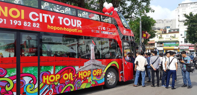 Cận cảnh chiếc xe bus 2 tầng đầu tiên của Hà Nội chính thức đi vào hoạt động - Ảnh 3.