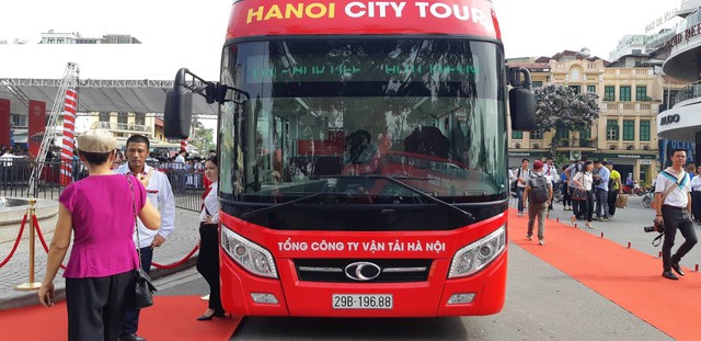 Cận cảnh chiếc xe bus 2 tầng đầu tiên của Hà Nội chính thức đi vào hoạt động - Ảnh 2.