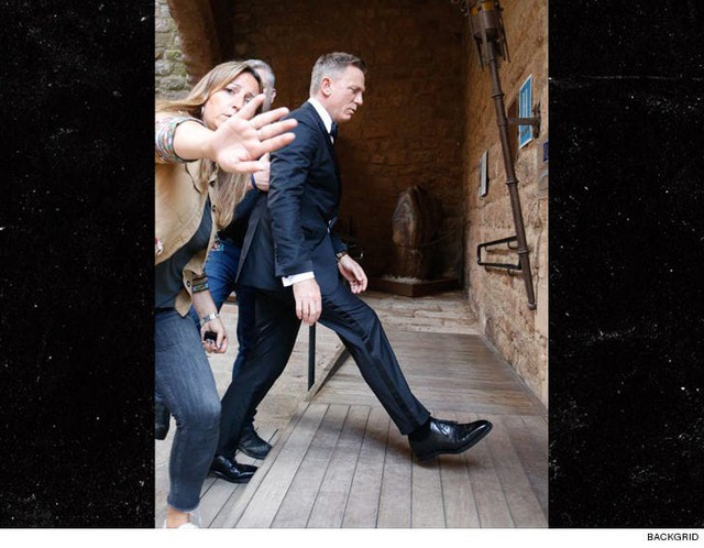 Daniel Craig đi ngược lại lời tuyên bố, trở lại với James Bond - Ảnh 2.