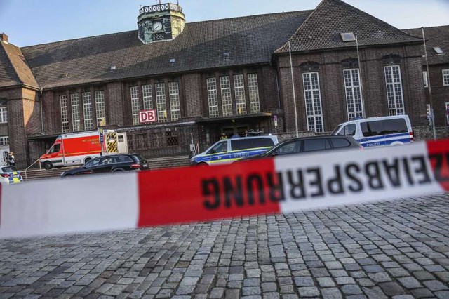 Đức: Tấn công bằng dao tại nhà ga Flensburg, 1 người thiệt mạng - Ảnh 2.