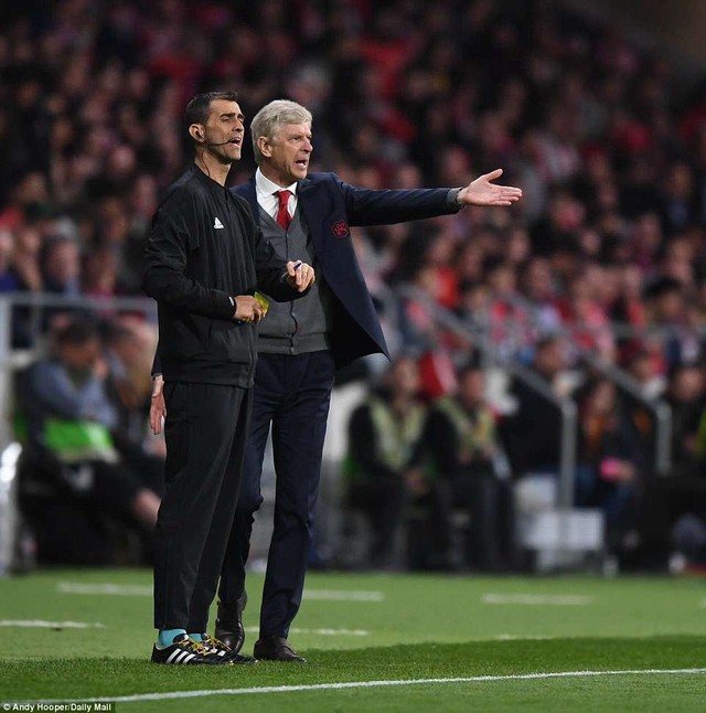 Chùm ảnh: Arsenal thất bại trước Atletico Madrid, dừng bước ở bán kết Europa League - Ảnh 9.