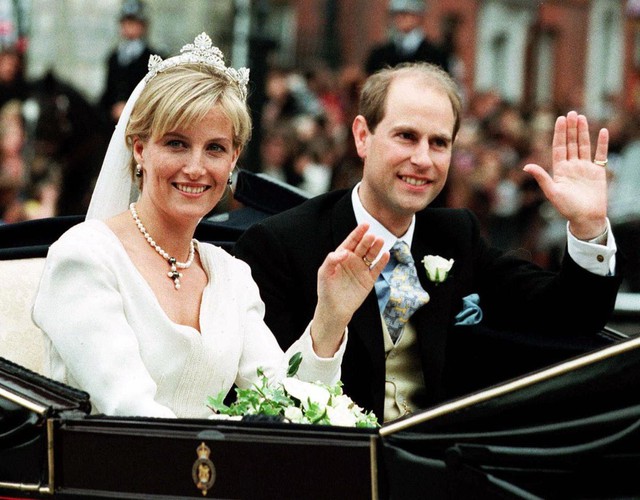 Đám cưới Hoàng gia Anh qua các thời kỳ - Ảnh 8.