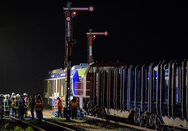 Va chạm tàu hỏa ở Đức, ít nhất 2 người thiệt mạng - Ảnh 2.